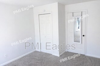 1004 Bush Ave in Oak Grove, KY - Building Photo - Building Photo