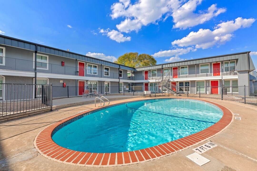 5005 Manor Rd in Austin, TX - Building Photo