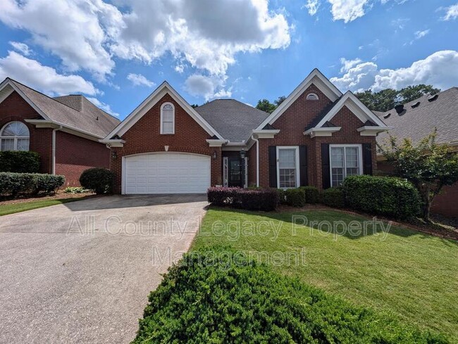 property at 2140 Glenhurst Dr