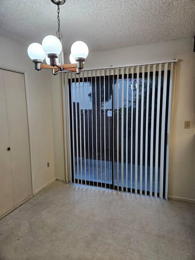 16572 Lorelei Ln in Tustin, CA - Building Photo - Building Photo