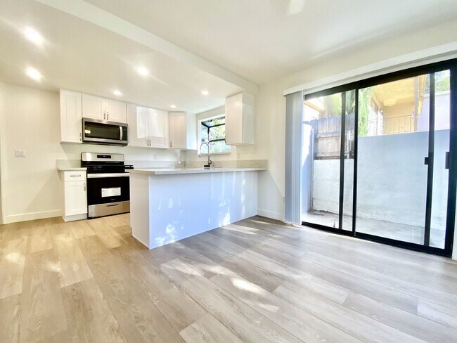 156 W 8th Ave in Escondido, CA - Building Photo - Building Photo