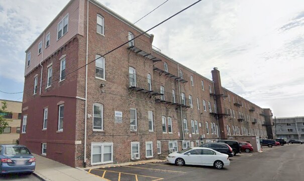 180 North Beacon St, Unit 24 in Boston, MA - Building Photo - Building Photo