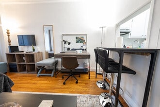 1425 2nd Ave in New York, NY - Building Photo - Building Photo