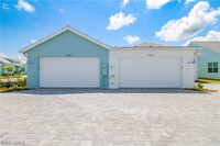 7242 Saona CT in Naples, FL - Foto de edificio - Building Photo