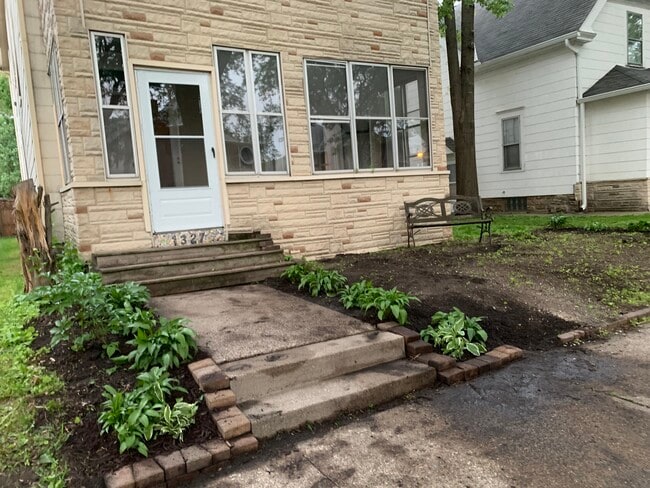 property at 1327 Jefferson St NE