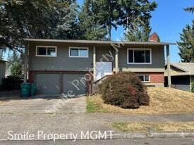 1003 NE 175th Ave in Portland, OR - Building Photo