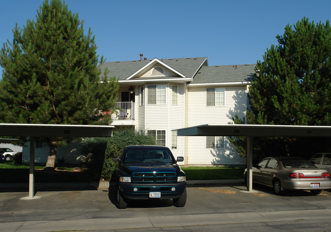 4791 N Fortune Ln in Boise, ID - Foto de edificio - Building Photo