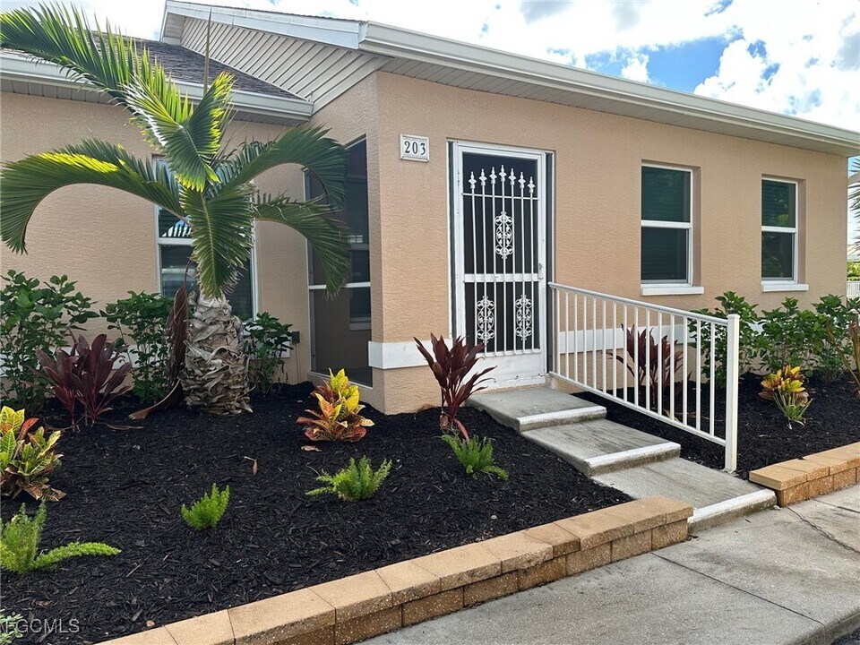 16821 Sanibel Sunset Ct in Ft. Myers, FL - Building Photo