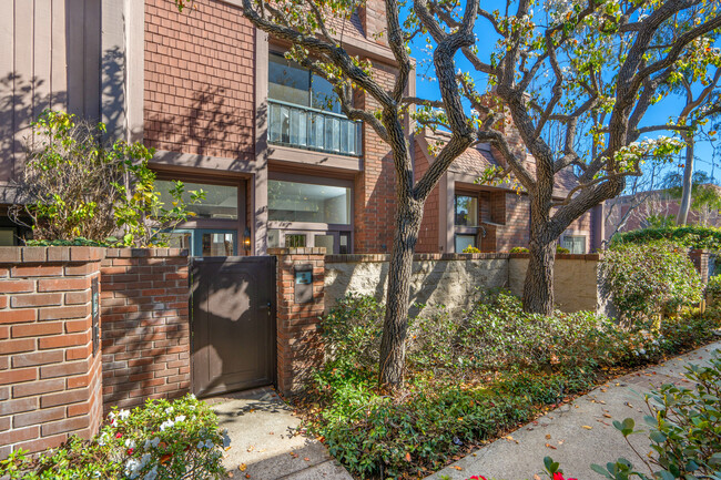 property at 4435 Alla Rd
