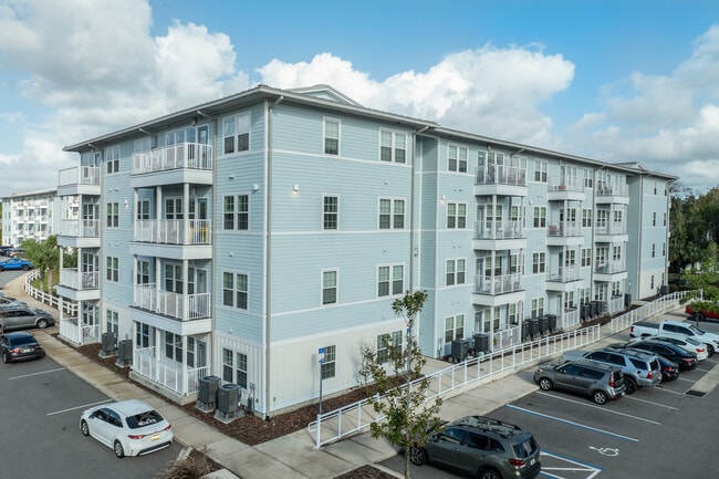 Surf Apartments in Atlantic Beach, FL - Foto de edificio - Building Photo
