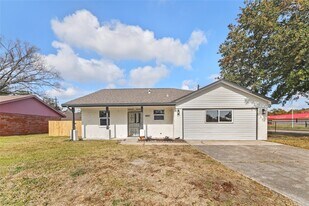 10027 Valley Sun Dr in Houston, TX - Building Photo