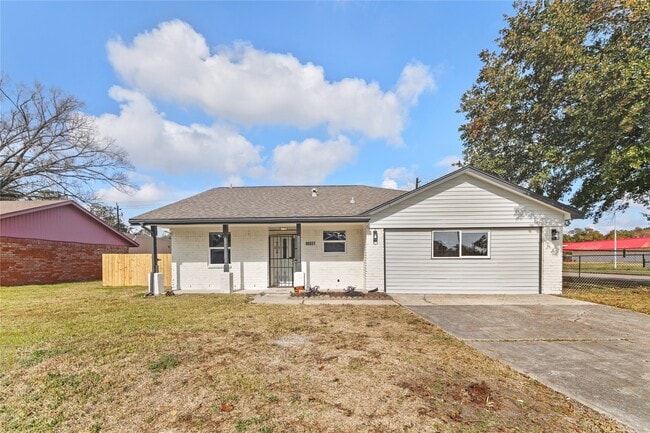 property at 10027 Valley Sun Dr