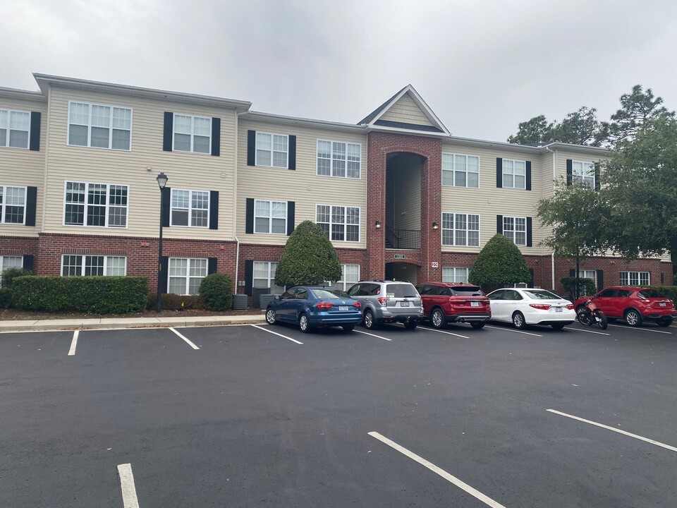 1505 Cadfel Ct, Unit 206 in Wilmington, NC - Foto de edificio