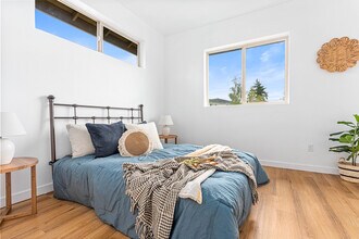 2024 Salam Lp in Ferndale, WA - Foto de edificio - Building Photo