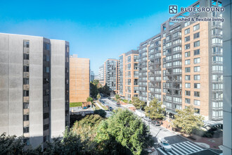 1011 4th St NW, Unit FL6-ID120 in Washington, DC - Foto de edificio - Building Photo