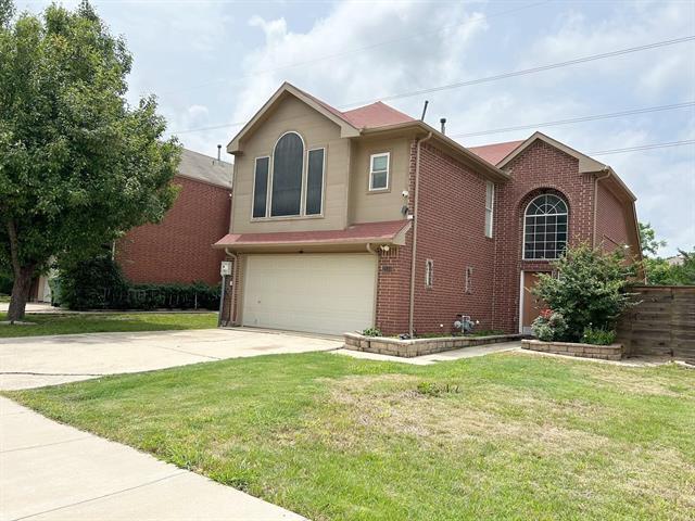 2114 Montclair Ln in Lewisville, TX - Building Photo