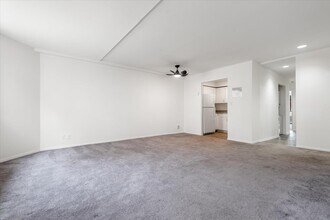 119-40 Metropolitan Ave in Queens, NY - Building Photo - Building Photo