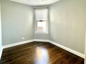 2447 N Mozart St in Chicago, IL - Building Photo - Building Photo