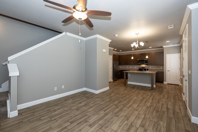 Willow Point Townhomes in Denver, CO - Foto de edificio - Interior Photo