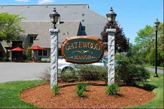 Gatewood Manor in Nashua, NH - Building Photo - Building Photo