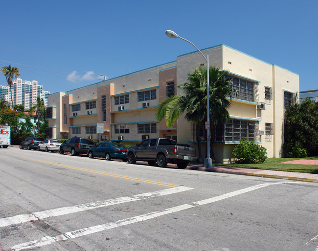 901 6th St in Miami Beach, FL - Foto de edificio - Building Photo