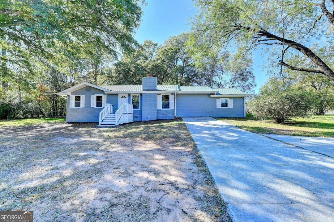 53 McGiboney Rd in Covington, GA - Building Photo