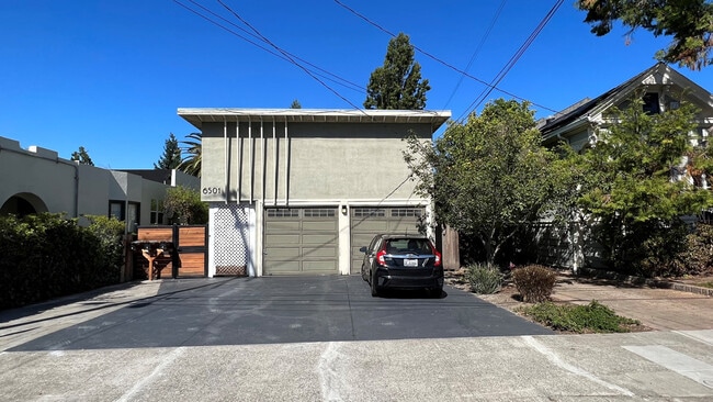 6501 Raymond St, Unit B in Oakland, CA - Building Photo - Building Photo