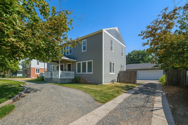 320-322 Goethals Dr in Richland, WA - Building Photo - Building Photo