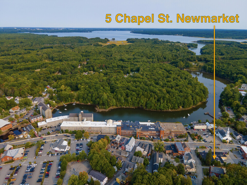5 Chapel St in Newmarket, NH - Building Photo