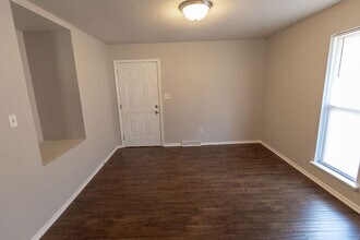 1011 W Ash St in Columbia, MO - Building Photo - Building Photo