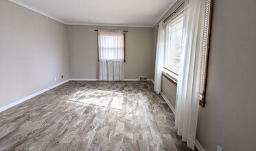 614 E Sunset Dr in North Muskegon, MI - Building Photo - Building Photo