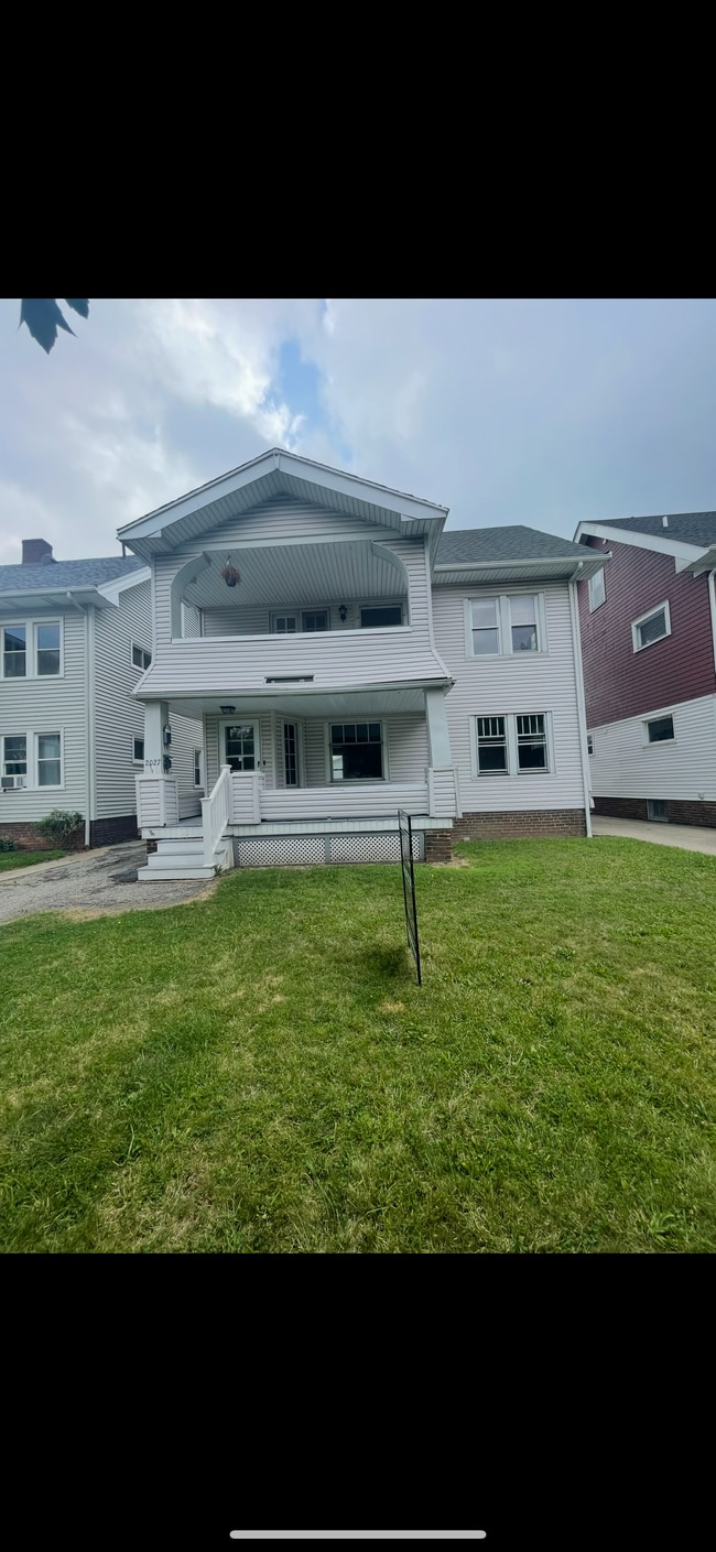 2027 Chesterland Ave, Unit Up