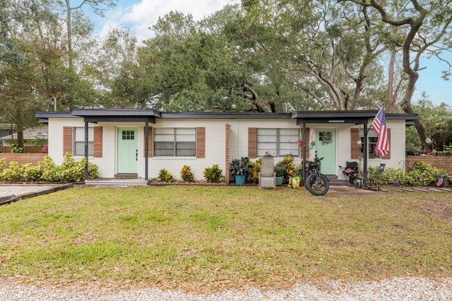 1700-1750 Main St in Atlantic Beach, FL - Building Photo - Building Photo