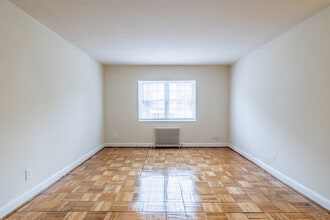 Belvedere Apartments in Silver Spring, MD - Building Photo - Interior Photo