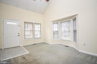 9440 William Kirk Ln in Burke, VA - Building Photo