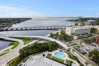 345 Bayshore Blvd in Tampa, FL - Foto de edificio - Building Photo