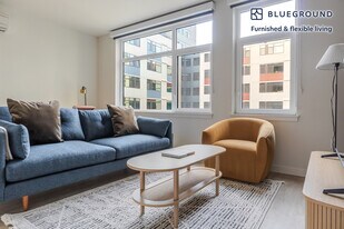 1955 129th Ave NE in Bellevue, WA - Building Photo