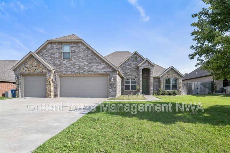 4402 SW Alfalfa Ave in Bentonville, AR - Foto de edificio