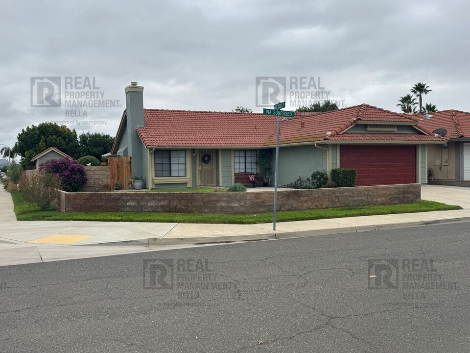29608 Via Sonroseo in Menifee, CA - Building Photo