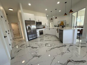 1608 Ledgestone Dr in Brandon, FL - Building Photo - Building Photo