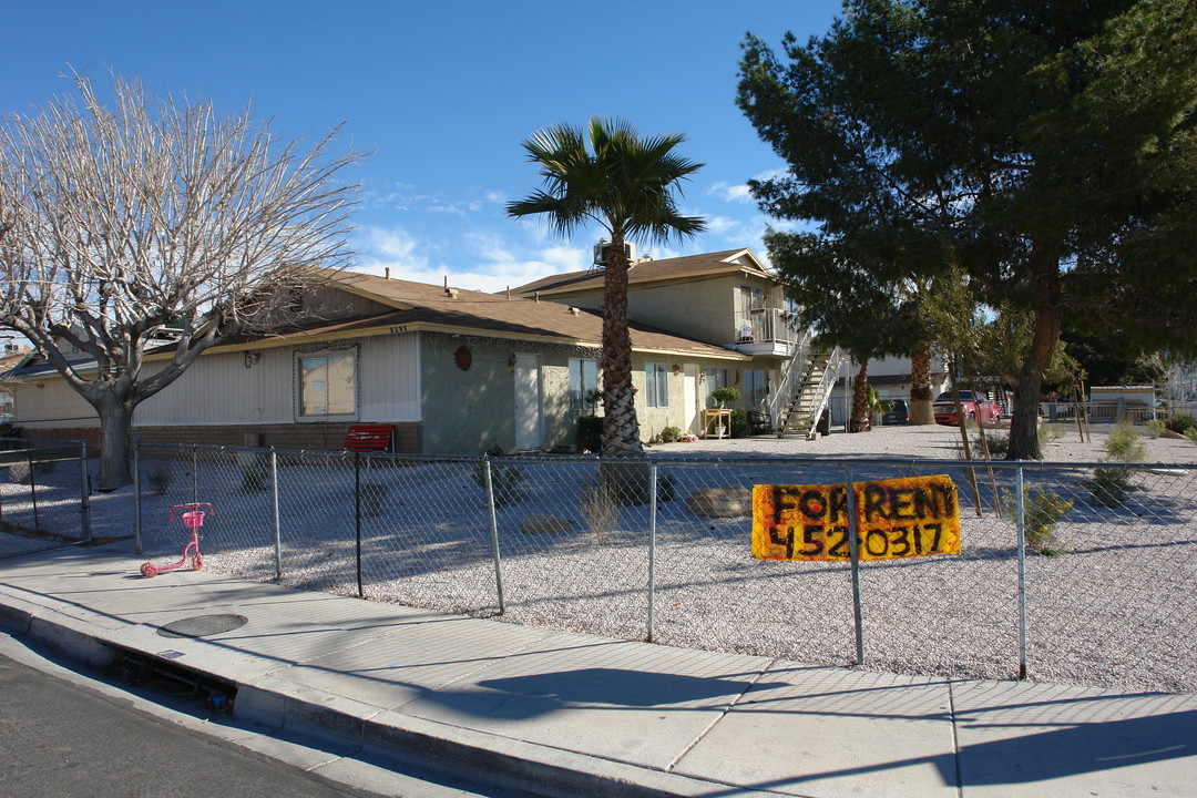 Reid Manor in Las Vegas, NV - Building Photo