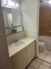 556 NW 114th Ave in Miami, FL - Building Photo - Building Photo