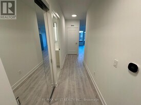 60 Central Park Roadway in Toronto, ON - Building Photo