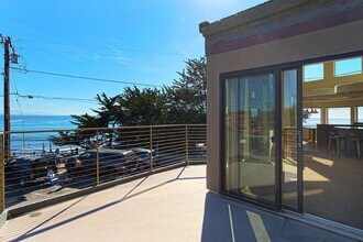 23635 E Cliff Dr in Santa Cruz, CA - Building Photo - Building Photo