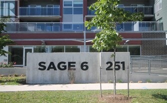 251 Hemlock St in Waterloo, ON - Building Photo