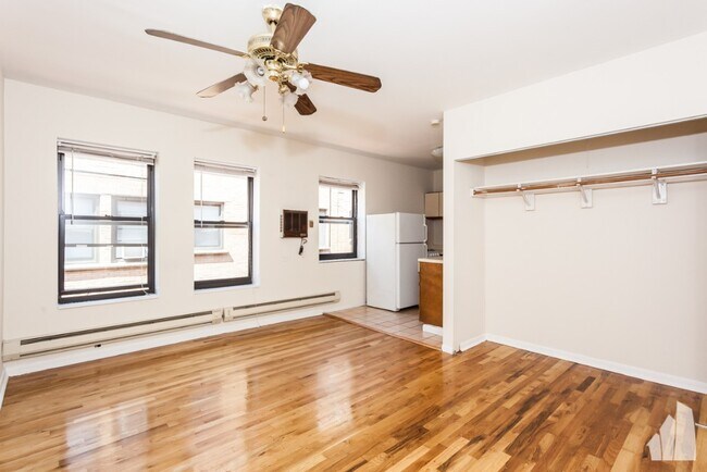 815 W Cornelia Ave in Chicago, IL - Building Photo - Building Photo