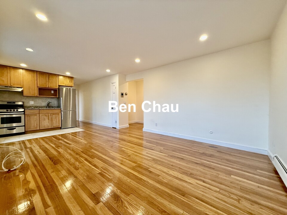 9 Chauncy St, Unit 64B in Cambridge, MA - Building Photo