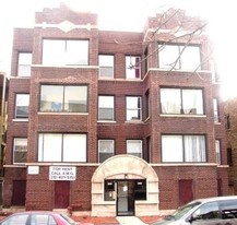 7133-7135 S East End Ave Apartamentos