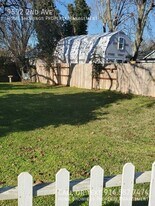 9592 2nd Ave in Elk Grove, CA - Building Photo