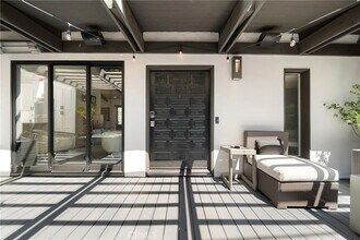 2522 Zorada Dr in Los Angeles, CA - Building Photo - Building Photo